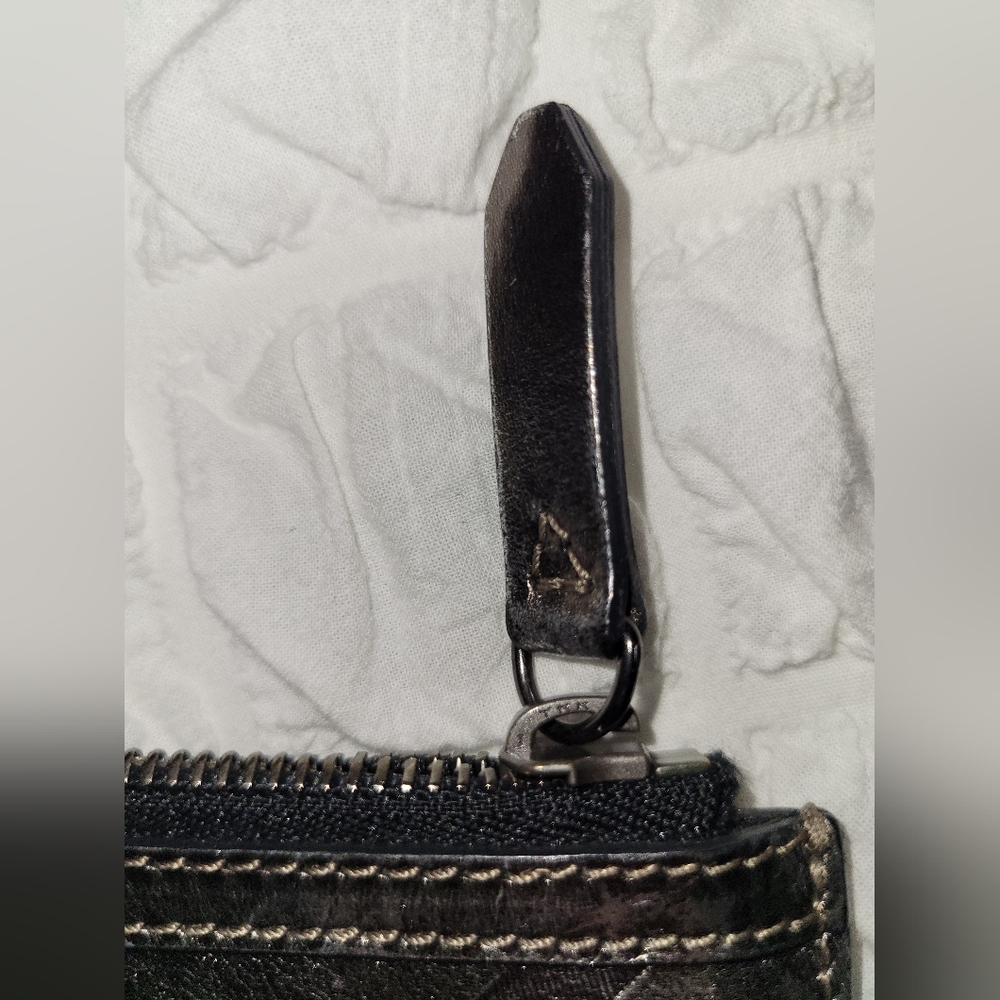 Burberry gunmetal clutch - Picture 6 of 8